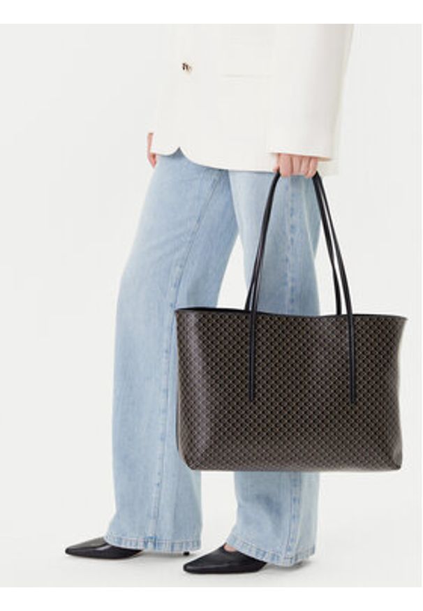 Calvin Klein Torebka Emblem Aop Tote W/ Pouch LV04F3266G Czarny. Kolor: czarny. Materiał: skórzane
