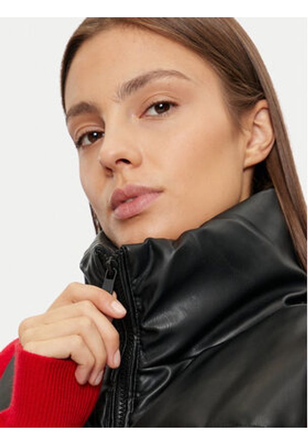 only - ONLY Bezrękawnik Elsie 15322028 Czarny Regular Fit. Kolor: czarny. Materiał: skóra. Długość rękawa: bez rękawów