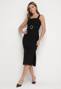 Born2be - Czarna Sukienka z Wiskozą o Dopasowanym Kroju z Rozcięciami i Paskiem Venilra. Okazja: na co dzień. Typ kołnierza: dekolt kwadratowy. Kolor: czarny. Materiał: wiskoza. Długość rękawa: na ramiączkach. Styl: klasyczny, casual, elegancki #3