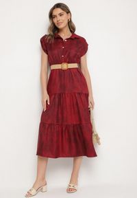 Born2be - Bordowa Sukienka Ozdobiona Plecionym Paskiem i Guzikami Filianea. Okazja: na co dzień. Kolor: czerwony. Materiał: jeans. Wzór: aplikacja. Styl: elegancki, casual