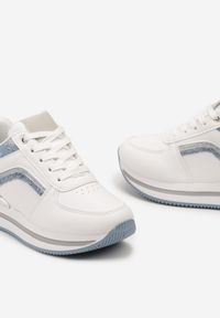 Born2be - Biało-Niebieskie Sneakersy z Brokatowymi Wstawkami i Piankową Podeszwą Oriontia. Nosek buta: okrągły. Zapięcie: sznurówki. Kolor: biały. Materiał: materiał. Obcas: na obcasie. Wysokość obcasa: niski #3