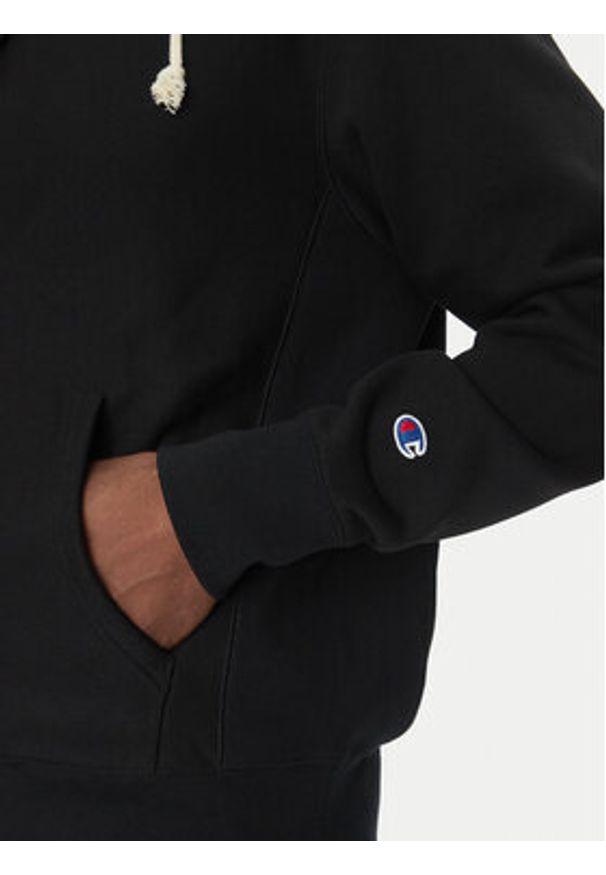 Champion Bluza 221619 Czarny Regular Fit. Kolor: czarny. Materiał: bawełna