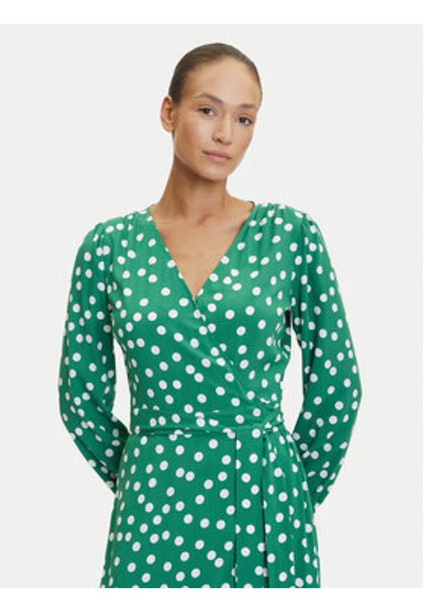 Tatuum Sukienka codzienna Sia T2505.203 Zielony Regular Fit. Okazja: na co dzień. Kolor: zielony. Materiał: wiskoza. Typ sukienki: proste. Styl: casual