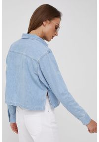 Calvin Klein Jeans koszula jeansowa J20J219204.9BYY damska relaxed z kołnierzykiem klasycznym. Typ kołnierza: kołnierzyk klasyczny. Kolor: niebieski. Materiał: denim. Długość rękawa: długi rękaw. Długość: długie. Wzór: aplikacja. Styl: klasyczny #4