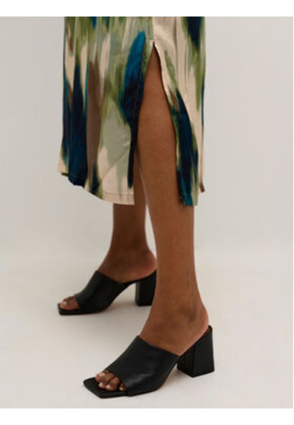 Kaffe Sukienka koszulowa Drylia 10507646 Kolorowy Loose Fit. Materiał: wiskoza. Wzór: kolorowy. Typ sukienki: koszulowe