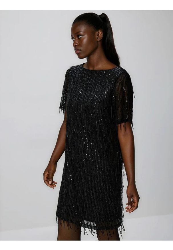 Reserved - Cekinowa sukienka mini - czarny. Kolor: czarny. Materiał: dzianina. Typ sukienki: proste. Długość: mini