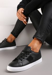 Born2be - Czarne Sneakersy Ozdobione Cyrkoniami Perlara. Nosek buta: okrągły. Zapięcie: sznurówki. Kolor: czarny. Materiał: materiał. Wzór: aplikacja. Obcas: na obcasie. Wysokość obcasa: niski #6