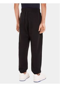 Calvin Klein Jeans Spodnie dresowe Intrasia Logo IB0IB02081 Czarny Regular Fit. Kolor: czarny. Materiał: bawełna #4
