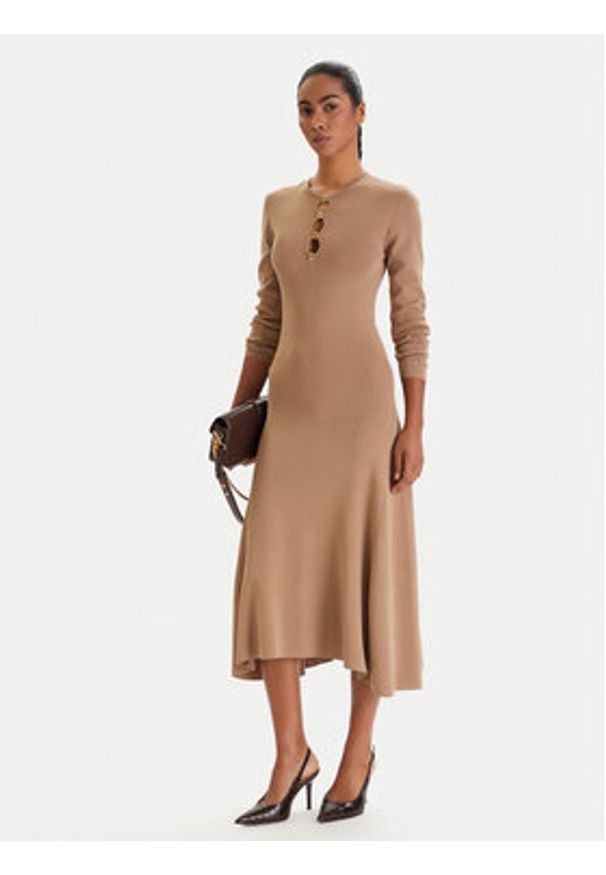 Karl Lagerfeld - KARL LAGERFELD Sukienka dzianinowa B1W13003 Beżowy Regular Fit. Typ kołnierza: dekolt w karo. Kolor: beżowy. Materiał: wiskoza