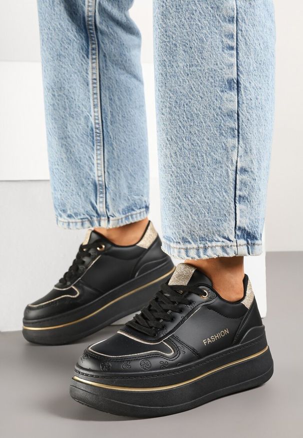 Born2be - Czarne Sneakersy na Grubej Podeszwie z Napisem i Brokatem Odivena. Okazja: na co dzień. Kolor: czarny. Materiał: jeans. Wzór: napisy