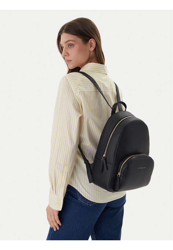 TOMMY HILFIGER - Tommy Hilfiger Plecak Th Logo Backpack AW0AW18118 Czarny. Kolor: czarny. Materiał: skóra