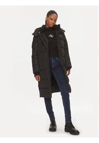 Calvin Klein Jeans Kurtka puchowa J20J221897 Czarny Regular Fit. Kolor: czarny. Materiał: puch, syntetyk