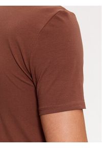 Guess T-Shirt M2YI24 J1314 Brązowy Slim Fit. Kolor: brązowy. Materiał: bawełna