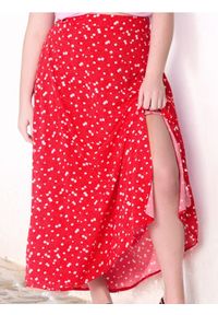 Sinsay - Spódnica midi w kwiaty PLUS SIZE - czerwony. Kolekcja: plus size. Kolor: czerwony. Wzór: kwiaty