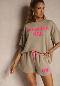 Renee - Ciemnobeżowy Komplet z Wiskozą o Fasonie Oversize T-shirt i Szorty Lirafina. Kolor: beżowy. Materiał: wiskoza