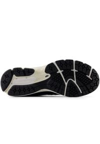 Buty unisex New Balance M2002RXT – czarne. Kolor: czarny. Materiał: guma, skóra. Szerokość cholewki: normalna. Technologia: Gore-Tex #5