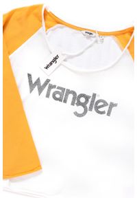 Wrangler - WRANGLER T SHIRT DAMSKI RAGLAN CROP LS TEE WHITE W718CF912. Kolor: biały. Długość rękawa: raglanowy rękaw. Wzór: nadruk #6