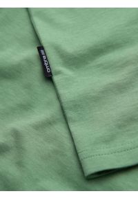Ombre Clothing - Bawełniana klasyczna męska koszulka z dekoltem w serek BASIC – zielona V11 - Rozmiar: XL. Typ kołnierza: dekolt w serek. Kolor: zielony. Materiał: bawełna. Styl: klasyczny #4