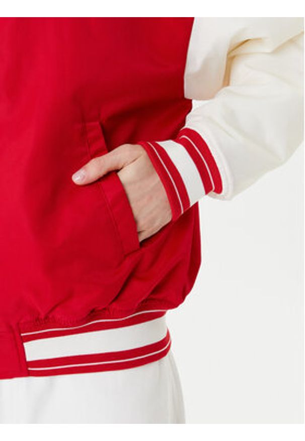 Guess Jeans Kurtka bomber W5YL15 WHAA2 Czerwony Regular Fit. Kolor: czerwony. Materiał: syntetyk