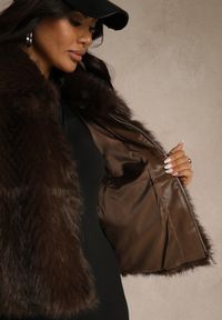 Renee - Brązowa Klasyczna Kurtka Futerko z Zapięciem na Zamek Błyskawiczny Tuswella. Kolor: brązowy. Materiał: futro. Styl: klasyczny #4