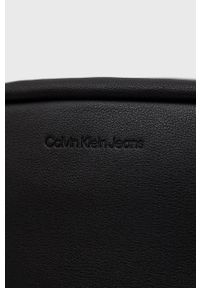 Calvin Klein Jeans Torebka kolor czarny. Kolor: czarny. Rodzaj torebki: na ramię #2