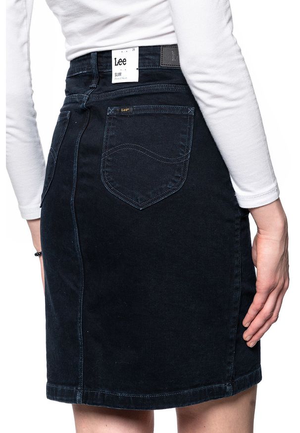 Lee - DAMSKA SPÓDNICA JEANSOWA LEE PENCIL SKIRT L38GQCKV 112108188. Materiał: jeans