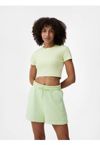 4f - T-shirt crop-top gładki damski. Kolor: zielony. Materiał: elastan, bawełna. Długość: krótkie. Wzór: gładki #1