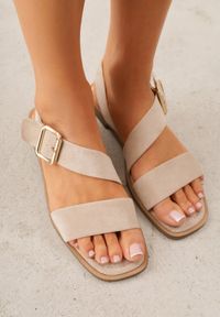 Renee - Beżowe Sandały na Płaskiej Podeszwie ze Skośnym Paskiem i Klamerką Iphislia. Okazja: na co dzień. Zapięcie: pasek. Kolor: beżowy. Obcas: na płaskiej podeszwie. Styl: casual, elegancki #8
