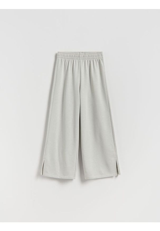 Reserved - Spodnie dresowe - jasnoszary. Kolor: szary. Materiał: dresówka