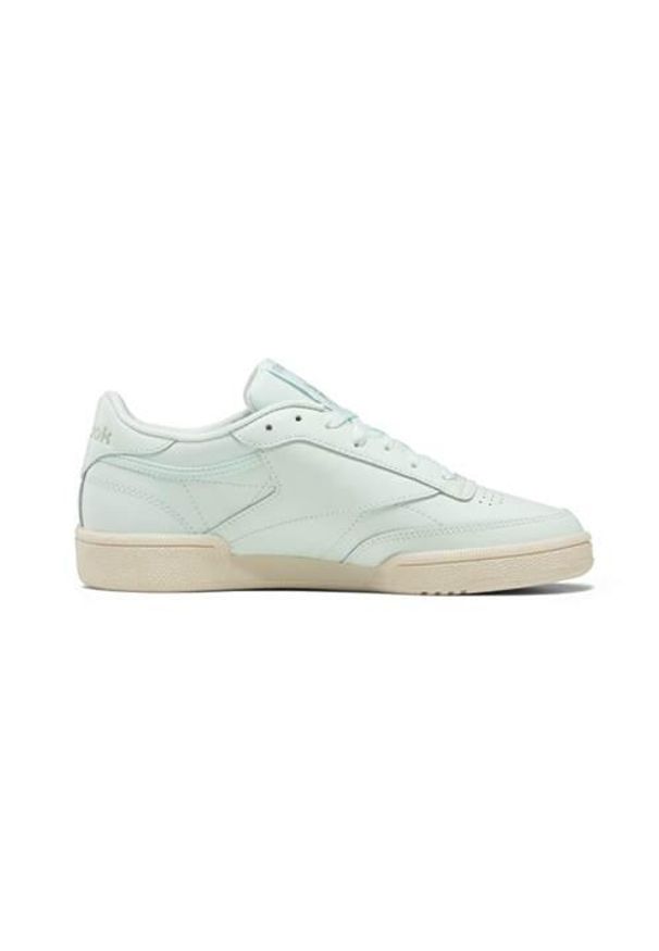 Buty do chodzenia damskie Reebok Club C 85. Zapięcie: sznurówki. Kolor: biały. Materiał: tkanina, materiał, skóra, syntetyk. Szerokość cholewki: normalna. Model: Reebok Club. Sport: turystyka piesza