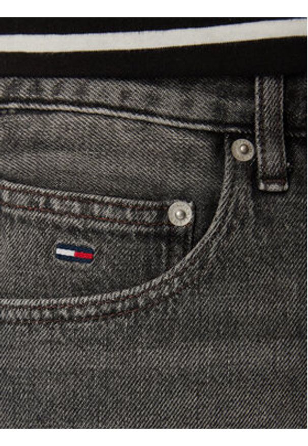 Tommy Jeans Szorty jeansowe Otis DM0DM23066 Czarny Regular Fit. Kolor: czarny. Materiał: bawełna