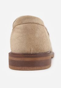 Renee - Beżowe Mokasyny VICES ze Skórzaną Wkładką i Metaliczną Ozdobą Sereisana. Nosek buta: okrągły. Kolor: brązowy. Materiał: skóra. Wzór: aplikacja. Obcas: na obcasie. Wysokość obcasa: niski #2