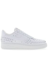 Buty damskie Nike Air Force 1 '07 XX Studded AR0639-100 - białe. Kolor: biały. Materiał: guma, skóra, syntetyk. Szerokość cholewki: normalna. Sezon: lato. Model: Nike Air Force
