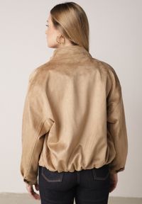 Born2be - Jasnobrązowa Kurtka w Stylu Bomberki z Ozdobnymi Guzikami Polimi. Okazja: na co dzień. Kolor: brązowy. Materiał: jeans. Styl: casual #5