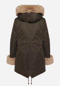 Born2be - Zielono-Beżowa Kurtka Parka z Kapturem i Odpinanymi Futerkowymi Zdobieniami Inessara. Okazja: na co dzień. Typ kołnierza: kaptur. Kolor: zielony. Materiał: skóra. Wzór: aplikacja. Styl: casual, elegancki #2