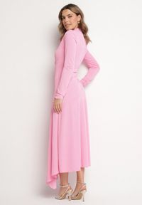 Born2be - Różowa Koktajlowa Sukienka o Asymetrycznym Kroju Ozdobiona Guzikami Nolriti. Okazja: na imprezę. Kolor: różowy. Wzór: aplikacja. Typ sukienki: asymetryczne. Styl: wizytowy #7