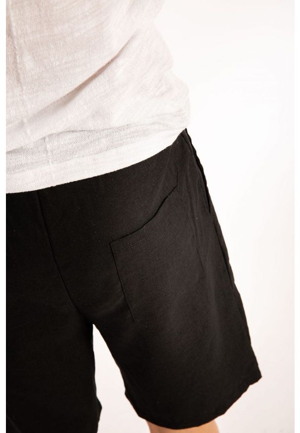Takeshy Kurosawa Szorty "Lino" | 83026 | Mężczyzna | Czarny. Okazja: na co dzień. Kolor: czarny. Materiał: len, wiskoza. Styl: casual