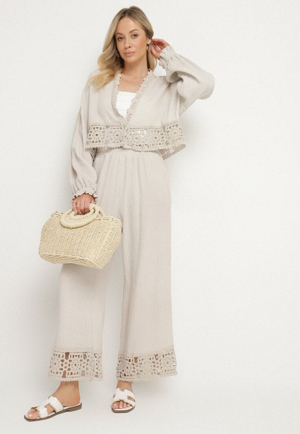 Born2be - Beżowy Bawełniany Komplet z Ażurowymi Zdobieniami Bluzka i Spodnie Palaniela. Kolor: beżowy. Materiał: bawełna. Wzór: aplikacja, ażurowy