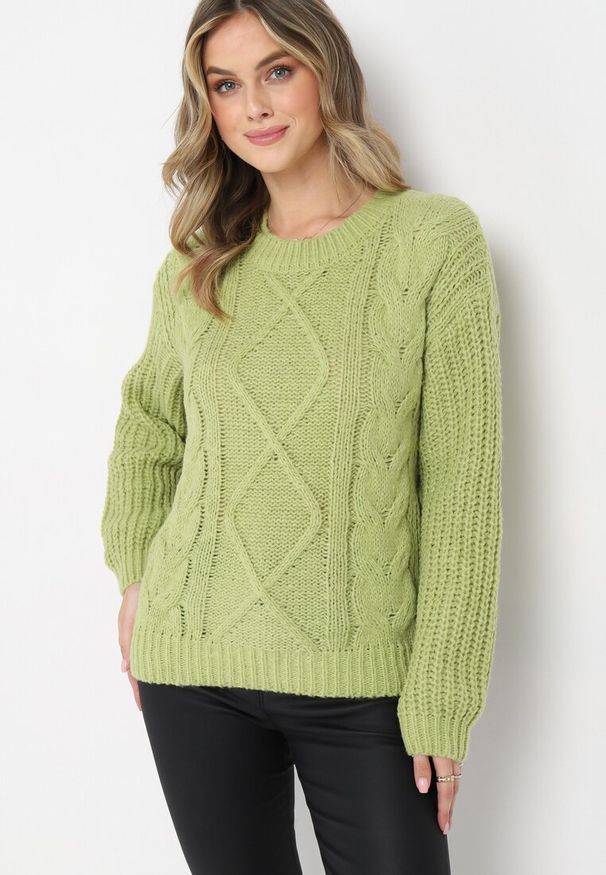 Born2be - Zielony Jednolity Sweter ze Ściągaczami i Klasycznym Splotem Loma. Kolor: zielony. Długość rękawa: długi rękaw. Długość: długie. Wzór: jednolity, ze splotem. Styl: klasyczny