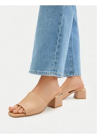 Nine West Klapki CEO-6223-9 Beżowy. Kolor: beżowy. Materiał: skóra #1