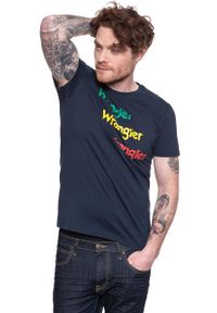 Wrangler - WRANGLER T SHIRT SS REPEAT TEE NAVY W7D7D3114. Kolor: niebieski. Wzór: nadruk #6