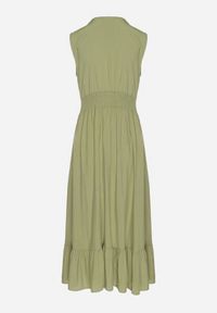 Born2be - Zielona Wiskozowa Sukienka o Kopertowym Kroju z Falbanką Uliria. Kolor: zielony. Materiał: wiskoza. Typ sukienki: kopertowe. Styl: elegancki #6