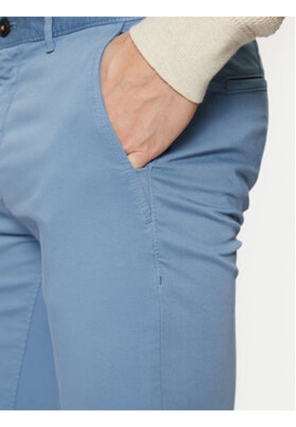BOSS Chinosy 50510933 Niebieski Slim Fit. Kolor: niebieski. Materiał: bawełna