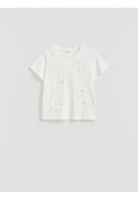 Reserved - T‑shirt z koronkową aplikacją - złamana biel. Materiał: koronka. Wzór: aplikacja