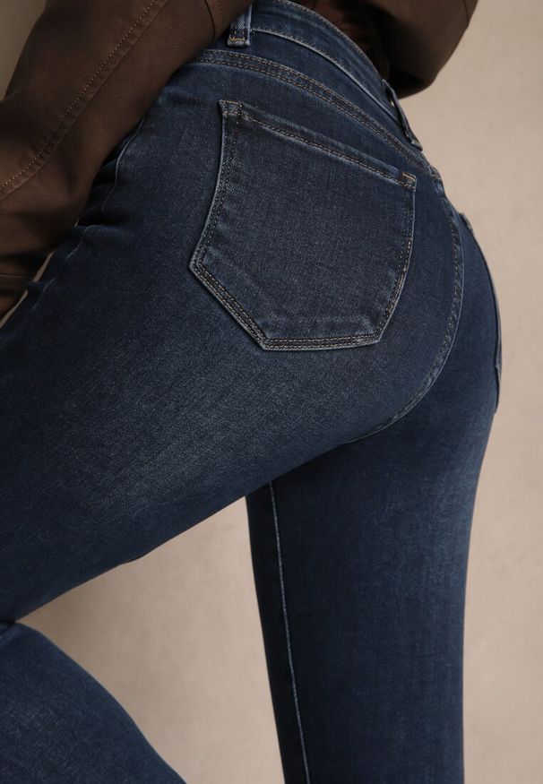 Renee - Niebieskie Jeansy o Fasonie Skinny Regular Waist Razella. Kolor: niebieski. Długość: krótkie. Styl: klasyczny