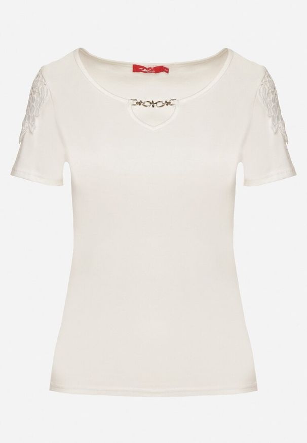 Born2be - Biały Bawełniany T-shirt z Łańcuszkiem i Koronką Liraveira. Okazja: na co dzień. Typ kołnierza: okrągły. Kolor: biały. Materiał: bawełna, koronka. Długość rękawa: krótki rękaw. Długość: krótkie. Wzór: koronka. Styl: elegancki, casual, klasyczny