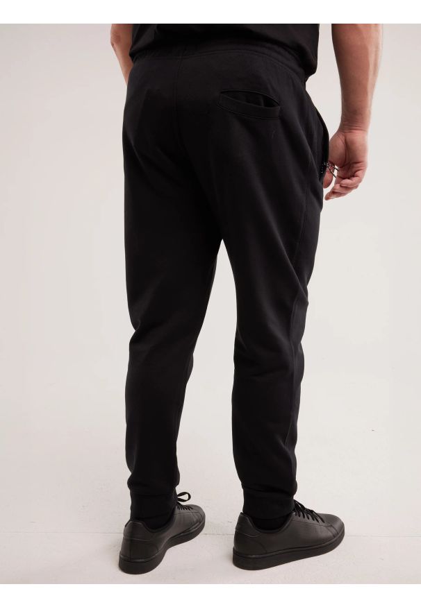 Big-Star - Spodnie męskie dresowe czarne Pylyp 906. Kolor: czarny. Materiał: dresówka