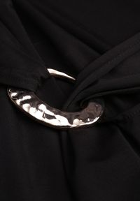 Renee - Czarna Dopasowana Sukienka Elegancka z Aplikacją w Talii Corope. Kolor: czarny. Wzór: aplikacja. Styl: elegancki #3