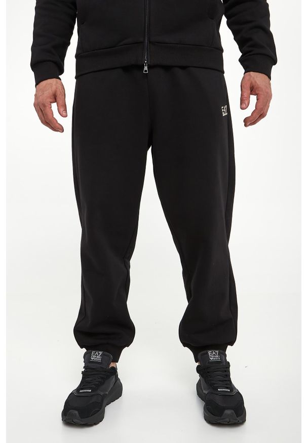 EA7 Emporio Armani - Dres. Materiał: dresówka