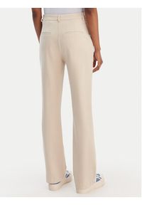 Guess Spodnie materiałowe W6RB11 KCMU2 Beżowy Straight Leg. Kolor: beżowy. Materiał: syntetyk #5